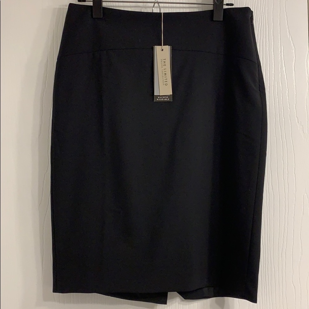 NWT. THE LIMITED TRAVEL COLLECTION SIZE 6